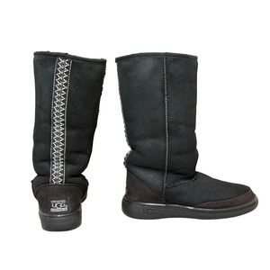 UGG Australia Tall Boots Men 5 Women 6 Black Suede Sheepskin Lined Tall Classic